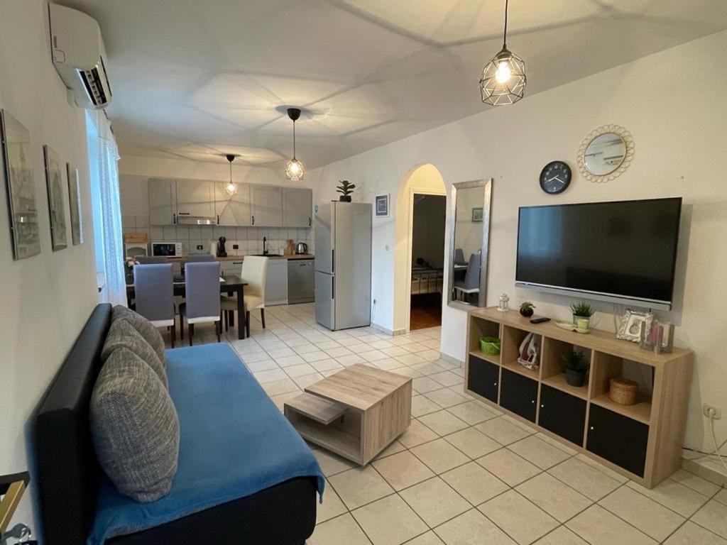 פטרצ'אנה Apartments Antonija Punta Skala Next To Falkensteiner Resort מראה חיצוני תמונה